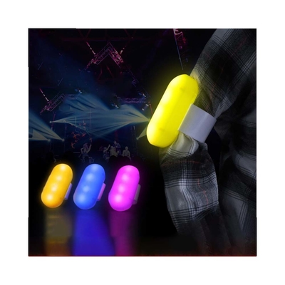 Festas Grandes Eventos Logotipo personalizado Luz para as pulseiras LED de controle remoto Braceletes brilhante